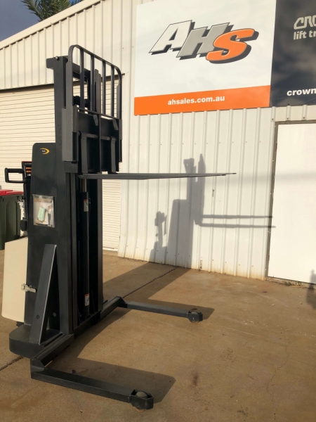 Crown Walkie Stacker 20IMT130A Refurbished