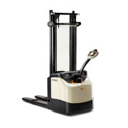 Crown ES Pallet Stacker Series
