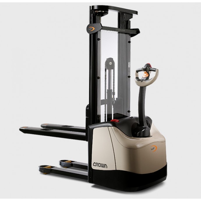 Crown WF Series Pallet Stacker