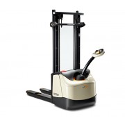 Crown WF Series Pallet Stacker